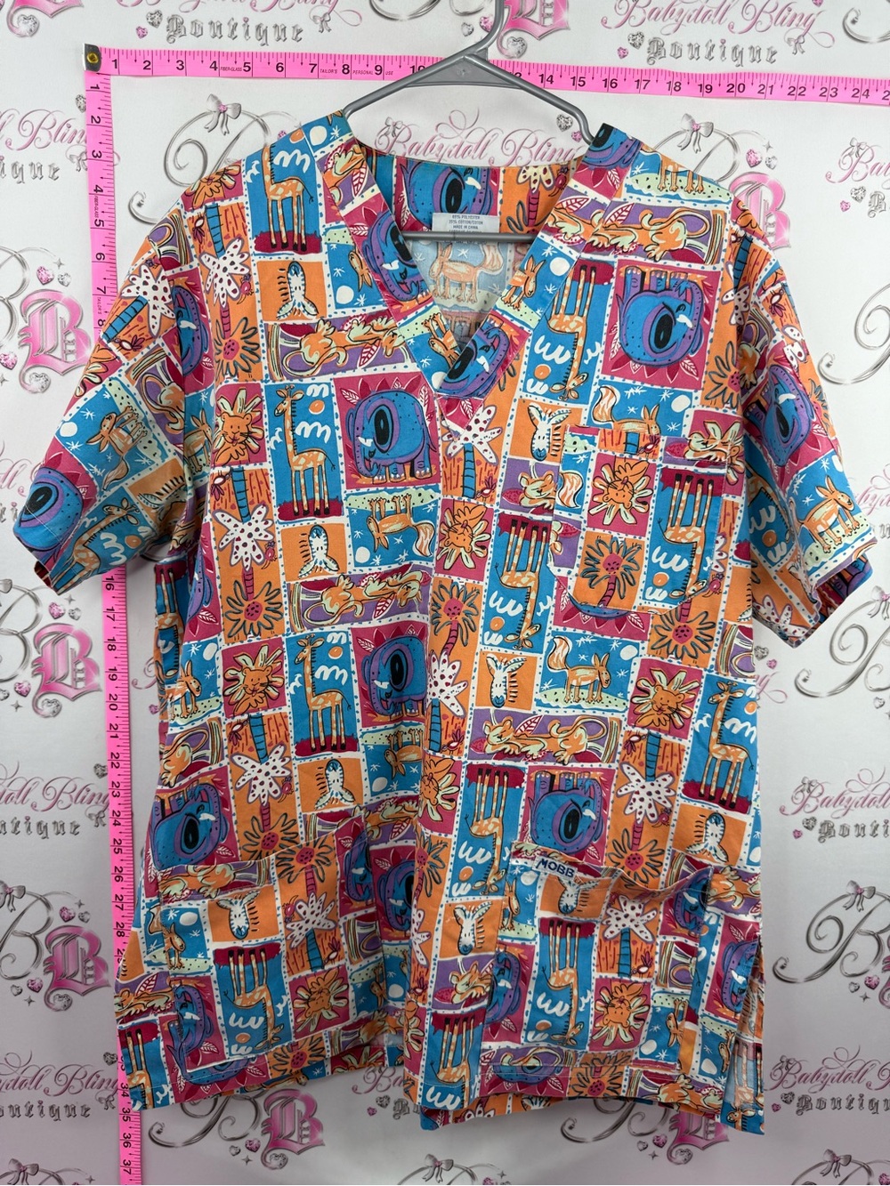 MOBB scrub tip vintage Vibrant Patchwork Short Sleeve Medical Top - Multicolor